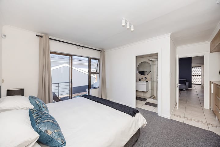 3 Bedroom Property for Sale in Beachfront Western Cape